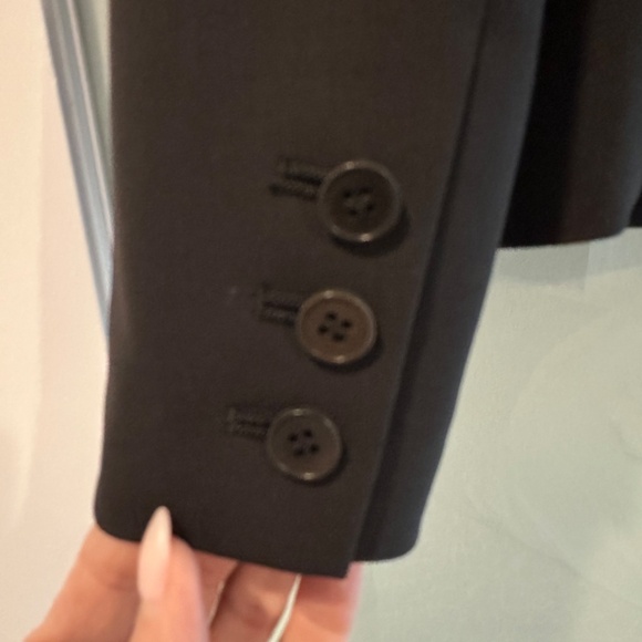 NWOT Theory Nichelle Tailor Black Blazer Size 2. Pristine. - Picture 5 of 9